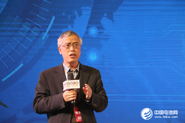 中南大學(xué)化學(xué)電源與材料研究所所長/教授 唐有根 中南大學(xué)化學(xué)電源與材料研究所所長/教授 唐有根