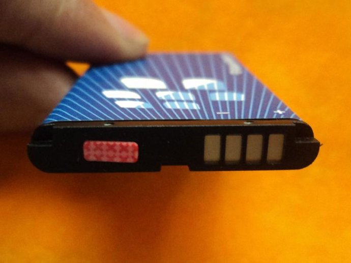 智能手機(jī)發(fā)展遇瓶頸 電池為何成手機(jī)廠商噩夢?