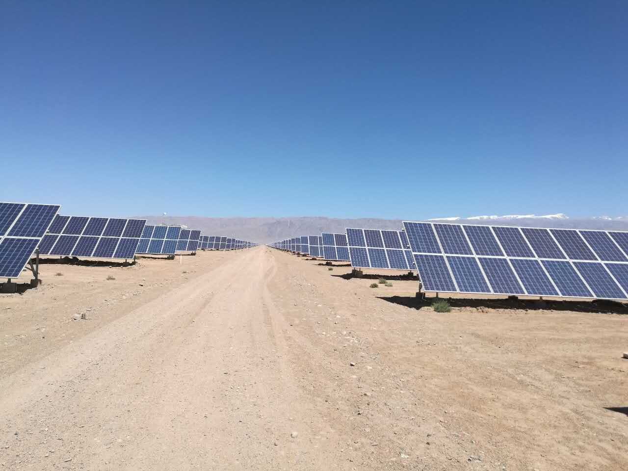 海潤光伏EPC總承包的新疆哈密30MW光伏發電項目 海潤光伏EPC總承包的新疆哈密30MW光伏發電項目