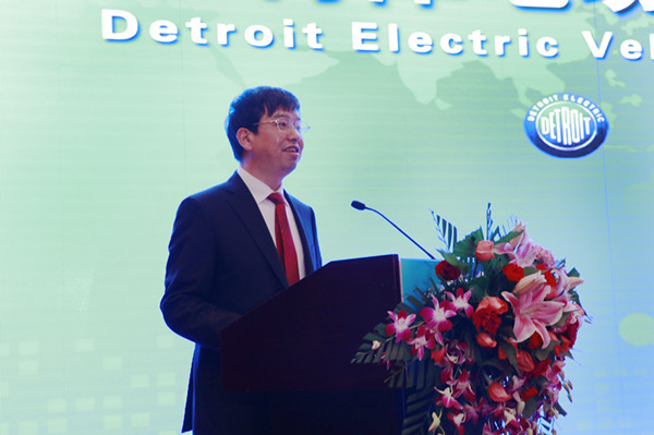 沈建在簽約儀式上發(fā)言