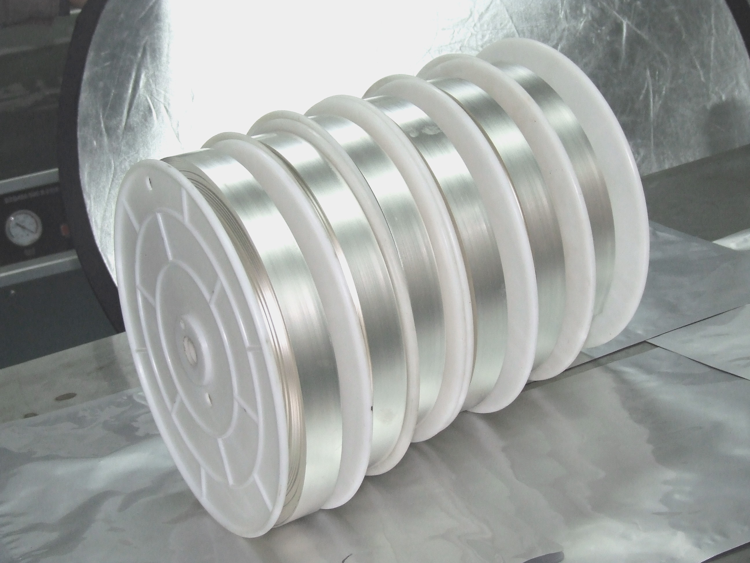 昆瑜鋰業(yè):全球唯一造出超寬超薄鋰帶的企業(yè) 昆瑜鋰業(yè):全球唯一造出超寬超薄鋰帶的企業(yè)