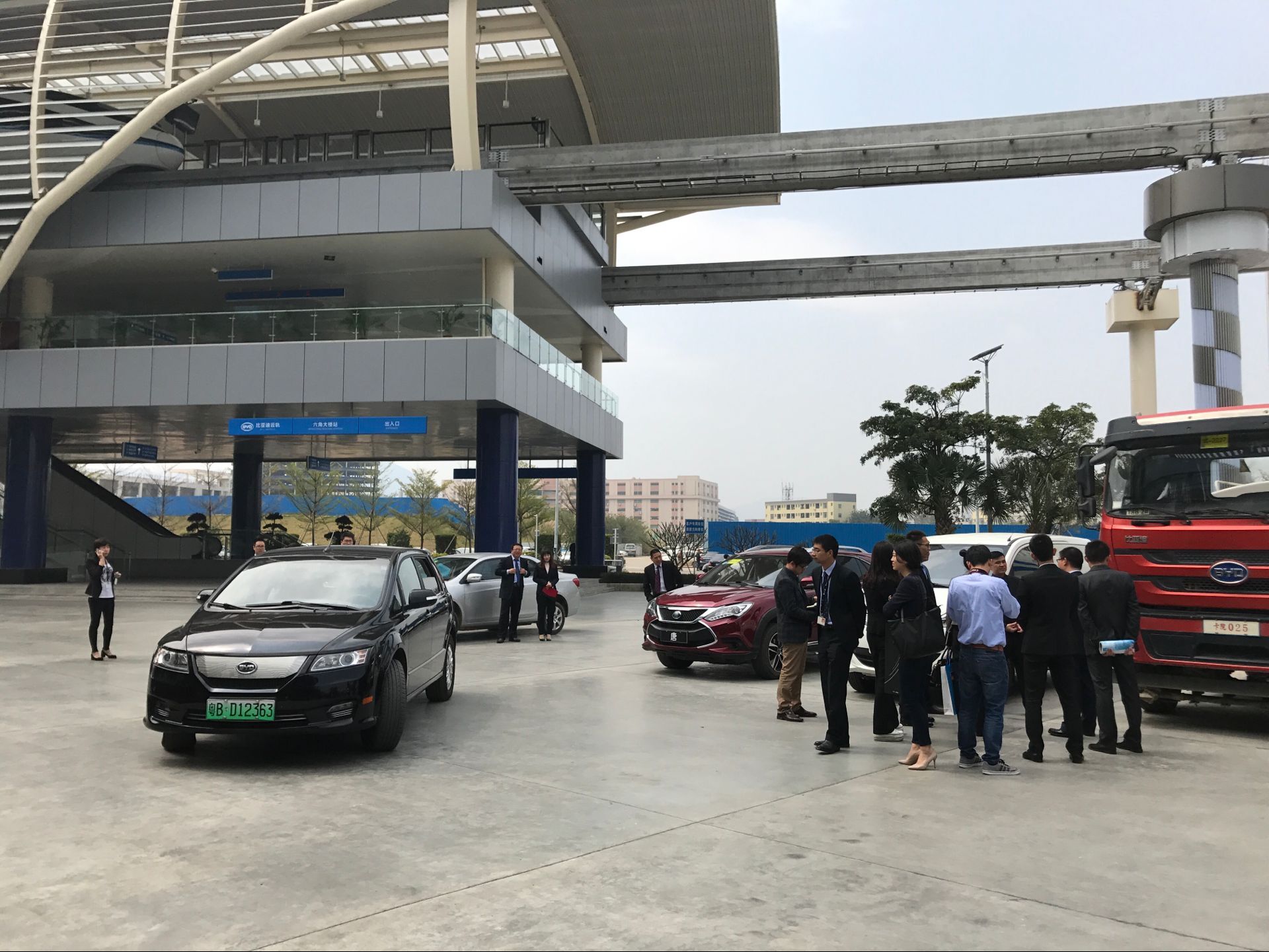 調研團一行參觀比亞迪產業園