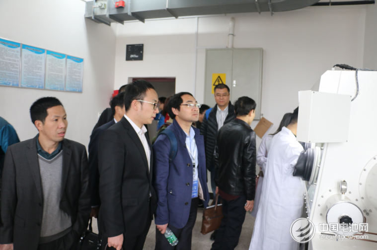 會(huì)代表參觀中南大學(xué)化學(xué)化工學(xué)院