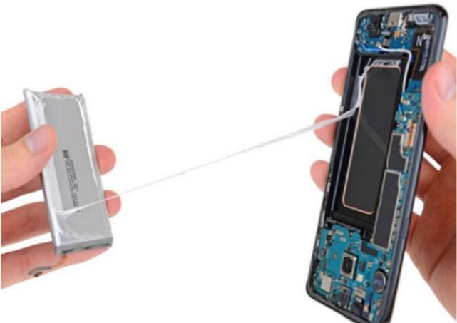 拆解顯示三星S8+的電池幾乎與Note 7完全相同 拆解顯示三星S8+的電池幾乎與Note 7完全相同