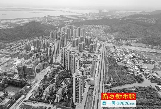 廣州南沙自貿(mào)區(qū)經(jīng)濟(jì)發(fā)展快速，大片樓盤拔地而起