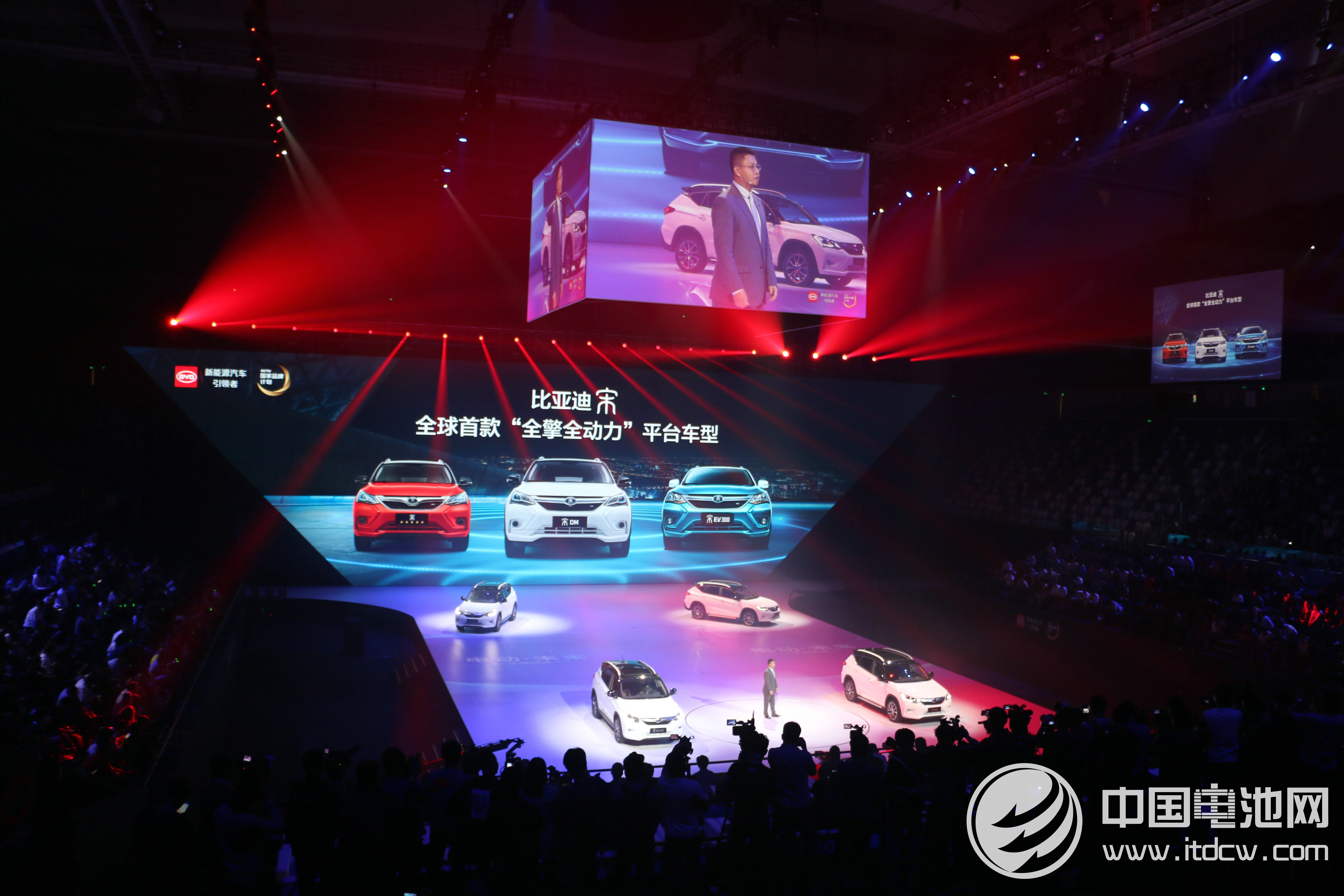 續(xù)航短充電難 新能源汽車真的一無(wú)是處? 續(xù)航短充電難 新能源汽車真的一無(wú)是處?