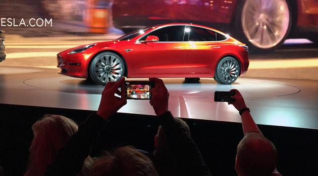 特斯拉Model 3將按計劃量產(chǎn) 但馬斯克還在擔(dān)心一件事