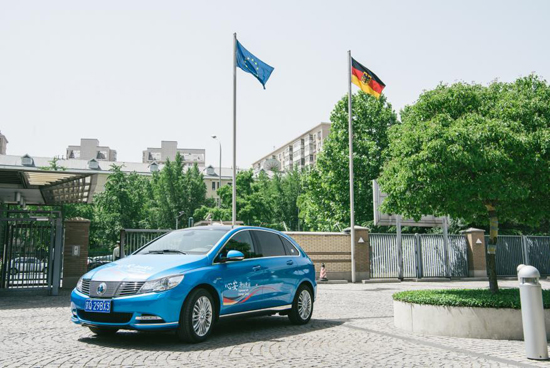 騰勢汽車向德國大使館交付騰勢400純電動汽車 騰勢汽車向德國大使館交付騰勢400純電動汽車