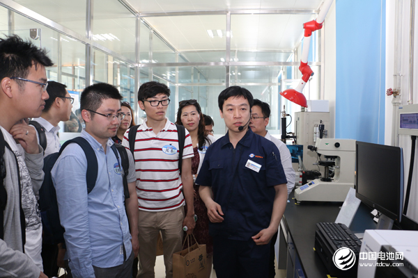 與會代表參觀東皋膜生產線及廠區