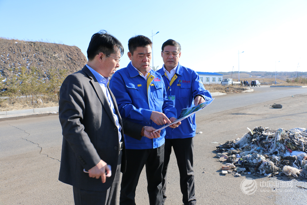 電池百人會(huì)秘書長(zhǎng)于清教調(diào)研鴻圖隔膜，聽(tīng)取該公司董事長(zhǎng)張漢鴻介紹二期建設(shè)