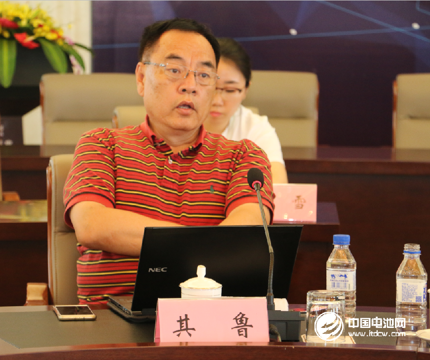 北京大學新能源材料與技術實驗室教授其魯 北京大學新能源材料與技術實驗室教授其魯