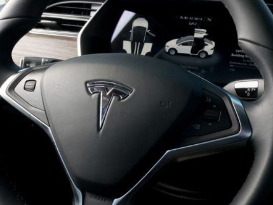 特斯拉股票持續(xù)下跌 讓出最具價(jià)值美國(guó)汽車(chē)品牌