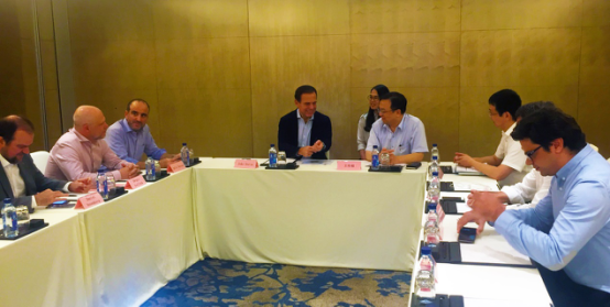 圣保羅市市長若昂·多利亞與比亞迪股份有限公司總裁王傳福會談交流