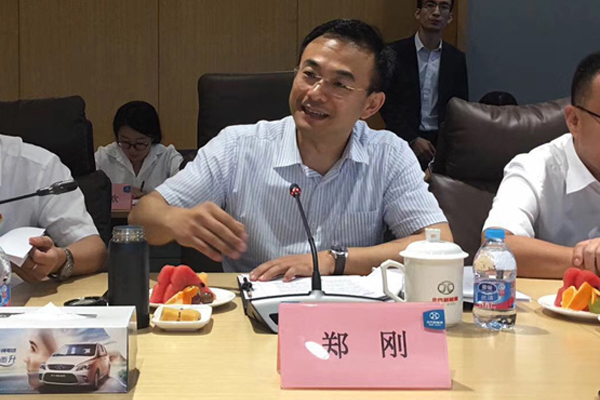 北汽集團黨委委員、北汽新能源黨委書記、總經理鄭剛