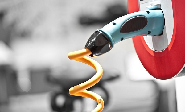 雙積分延期 改寫新能源汽車產業格局的爭奪戰仍在上演