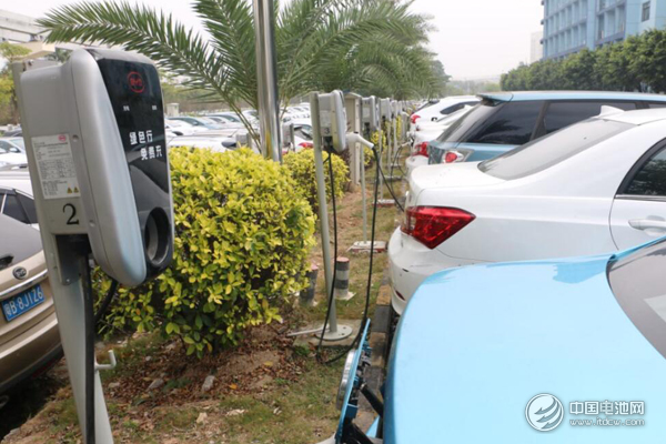 利好政策“充電” 新能源汽車全產業鏈提速 利好政策“充電” 新能源汽車全產業鏈提速