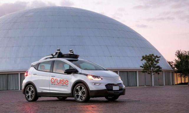 通用發布成品無人車：號稱全球首款量產自動駕駛汽車