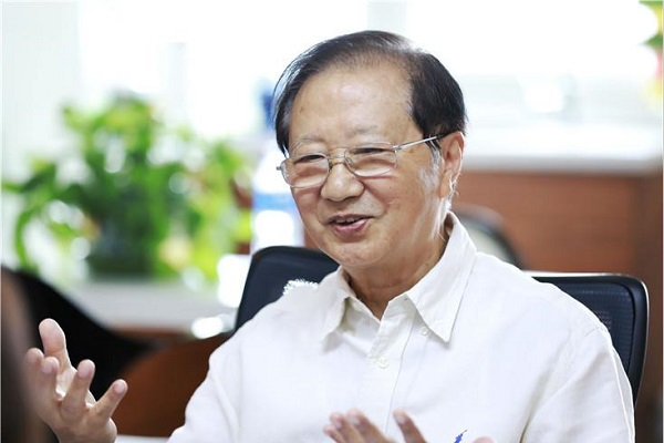 中國(guó)電動(dòng)汽車百人會(huì)理事長(zhǎng)陳清泰