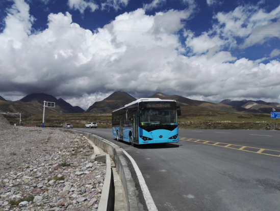 實力征服海拔5190米那根拉山 比亞迪K8西藏高原測試圓滿成功