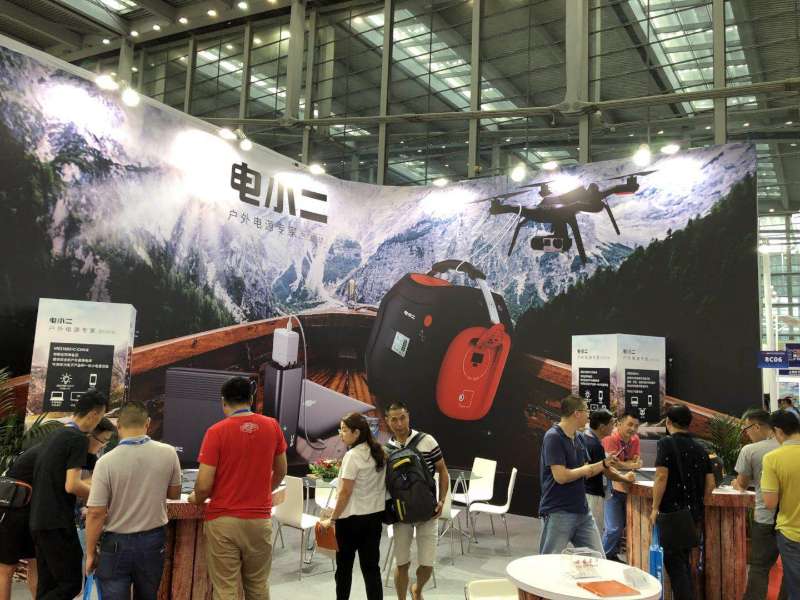 電小二戶外便攜電源躥紅第二屆中國儲能技術與應用展覽會.jpg