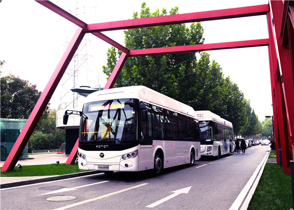 萬(wàn)鋼視察北京億華通 指出氫燃料電池客車(chē)發(fā)展方向