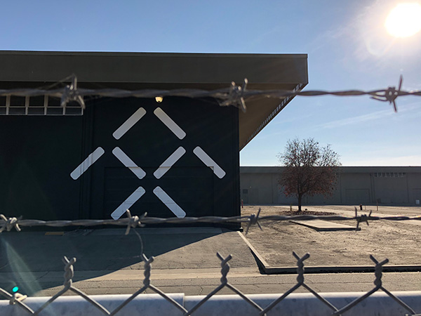 探訪賈躍亭美國造車工廠：沒有任何生產(chǎn)設備 僅一名員工打卡