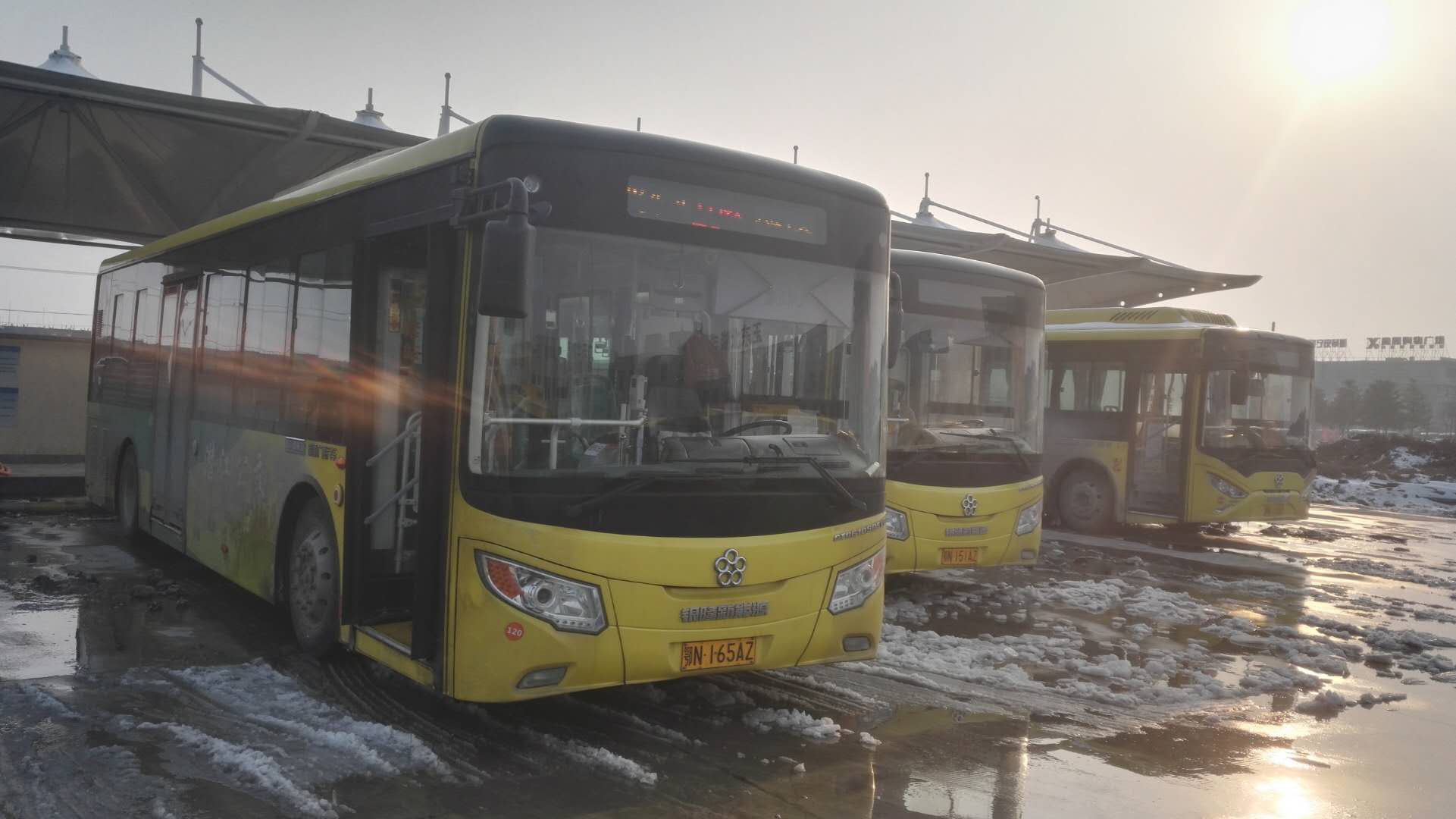 潛江公交--無懼風雪，正常運行