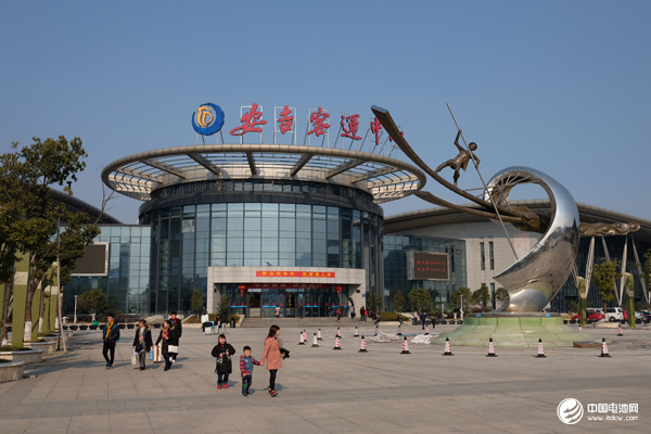 性能優 真環保：銀隆鈦酸鋰新能源車“安吉模式”謀生態紅利