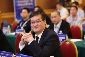 博睿斯重工黃剛強(qiáng):祝大家新年愉快 萬事如意! 博睿斯重工黃剛強(qiáng):祝大家新年愉快 萬事如意!