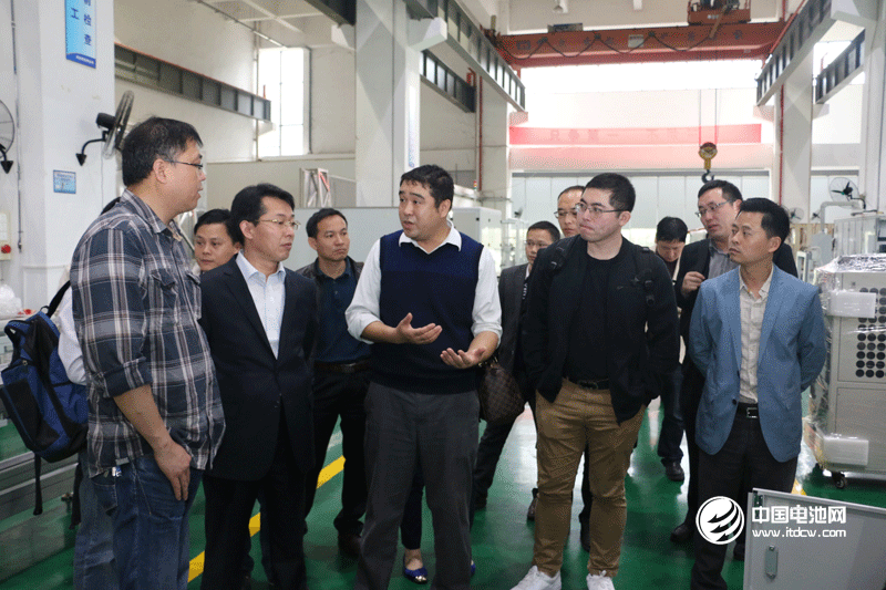 中國鋰電新能源產業鏈調研團參觀大族激光設備生產車間