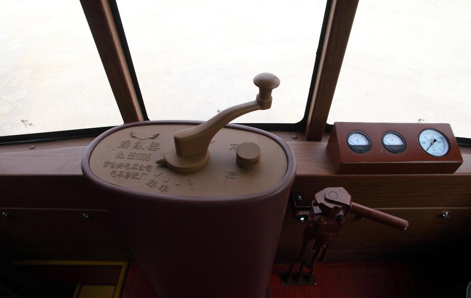 鐺鐺車尾部仿古操作舵