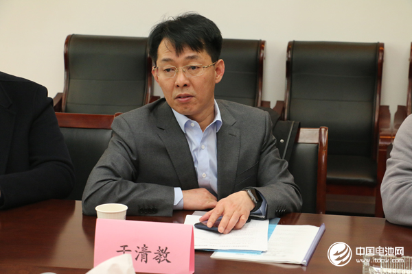 鋰電“達沃斯”論壇/電池百人會秘書長、中國電池網創始人/董事長于清教 鋰電“達沃斯”論壇/電池百人會秘書長、中國電池網創始人/董事長于清教