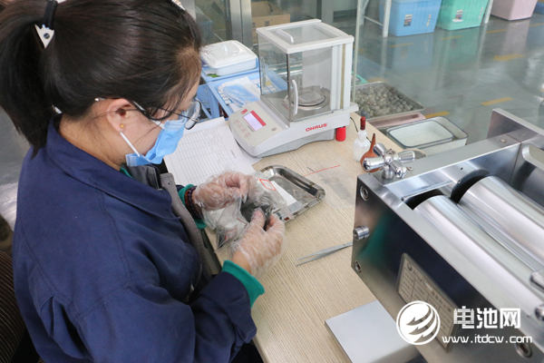 無界科技正極材料年內欲增產能1000噸 未來3年或達8000噸