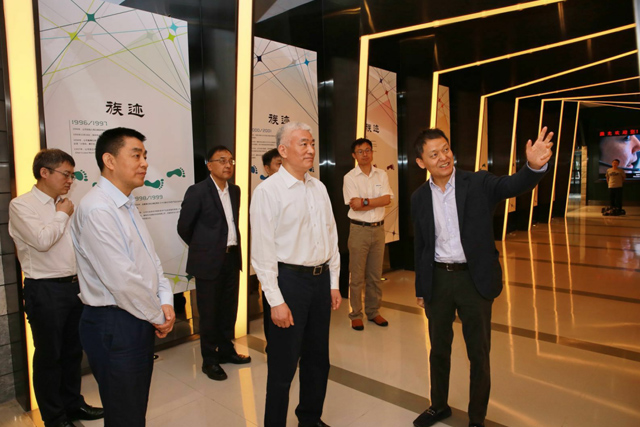 科技部部長王志剛到大族激光調(diào)研  高云峰董事長陪同