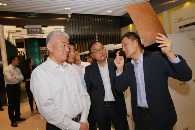 科技部部長王志剛到大族激光調(diào)研  高云峰董事長陪同