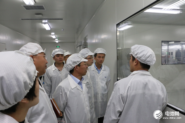 中國鋰電新能源產(chǎn)業(yè)鏈調(diào)研團一行參觀多氟多 中國鋰電新能源產(chǎn)業(yè)鏈調(diào)研團一行參觀多氟多