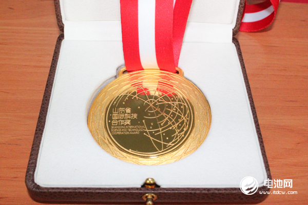 奧冠集團(tuán)首席專家默茨榮獲“山東省國(guó)際科學(xué)技術(shù)合作獎(jiǎng)”