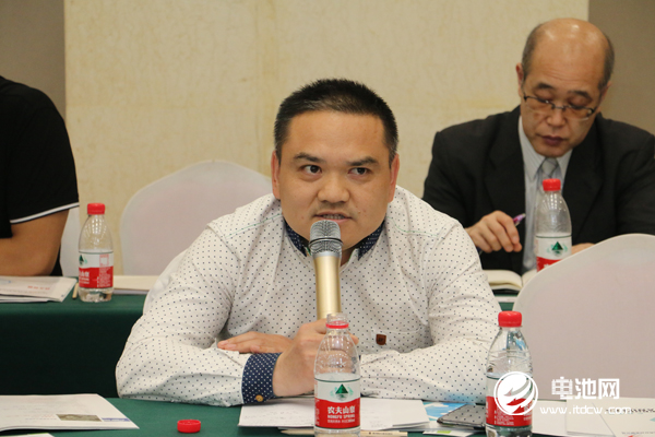 新鄉(xiāng)市中天新能源科技股份有限公司總經(jīng)理、技術(shù)總監(jiān)賀兆書 新鄉(xiāng)市中天新能源科技股份有限公司總經(jīng)理、技術(shù)總監(jiān)賀兆書