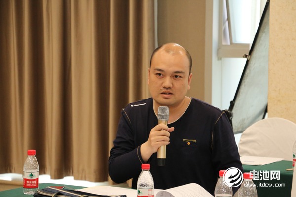 新鄉市工業和信息化委員會裝備工業科副科長朱佳佳