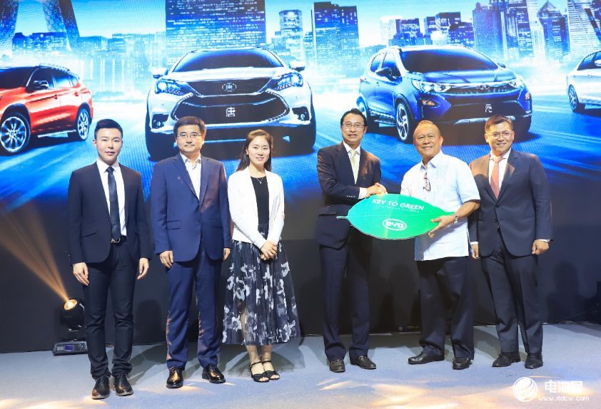 巴拉望省長Jose CH.Alvarez成為比亞迪全球第35萬個新能源車主