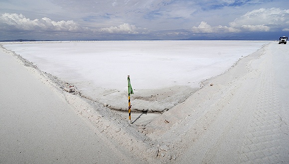 西藏珠峰：境外參股公司鋰鹽湖項目獲2500噸/年LCE富鋰鹵水采選許可