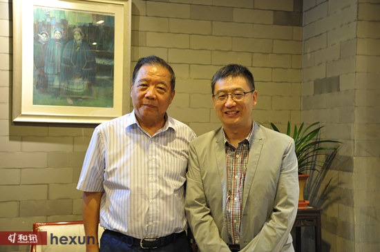 中國汽車工程學會理事長付于武(左) 中國汽車工程學會理事長付于武(左)