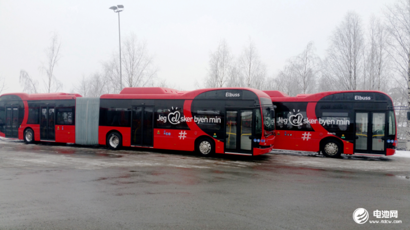 在挪威奧斯陸運營的比亞迪18米純電動鉸接車