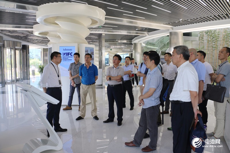 中國鋰電新能源產(chǎn)業(yè)鏈調(diào)研團(tuán)一行參觀微宏動力 中國鋰電新能源產(chǎn)業(yè)鏈調(diào)研團(tuán)一行參觀微宏動力