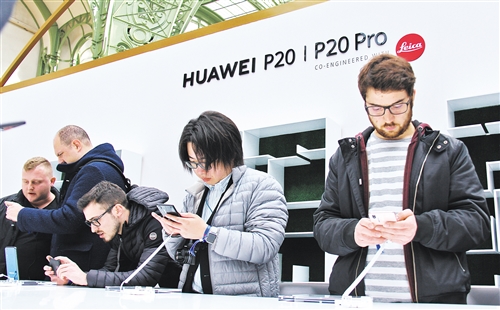 華為成全球第二大智能手機廠商 二季度出貨量首超蘋果 華為成全球第二大智能手機廠商 二季度出貨量首超蘋果