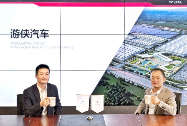 衛俊(左)秦逸飛(右) 衛俊(左)秦逸飛(右)