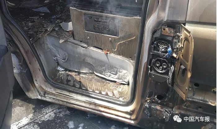 電動汽車頻頻發“火” 三元鋰電池該不該背這鍋？