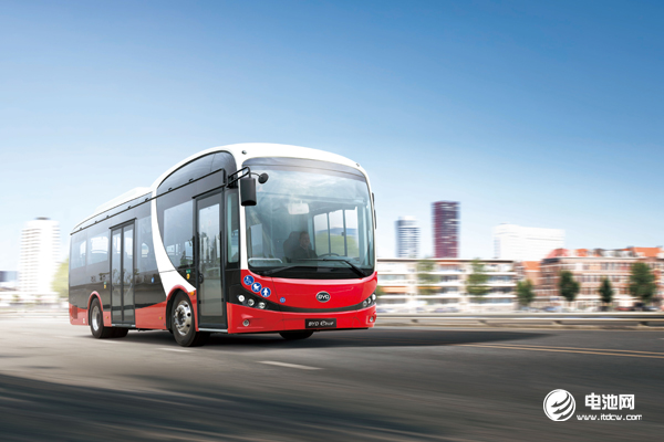 比亞迪歐洲8.7米純電動中巴