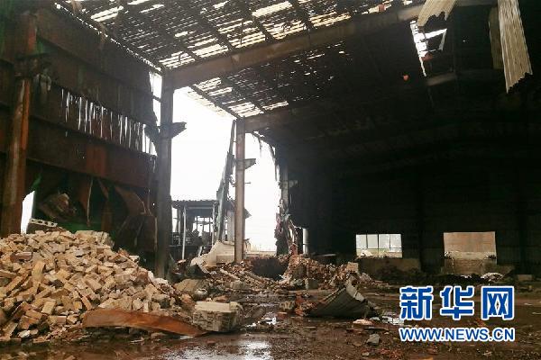 江蘇省淮安市查處的一處非法鉛冶煉點的廠房內部 江蘇省淮安市查處的一處非法鉛冶煉點的廠房內部