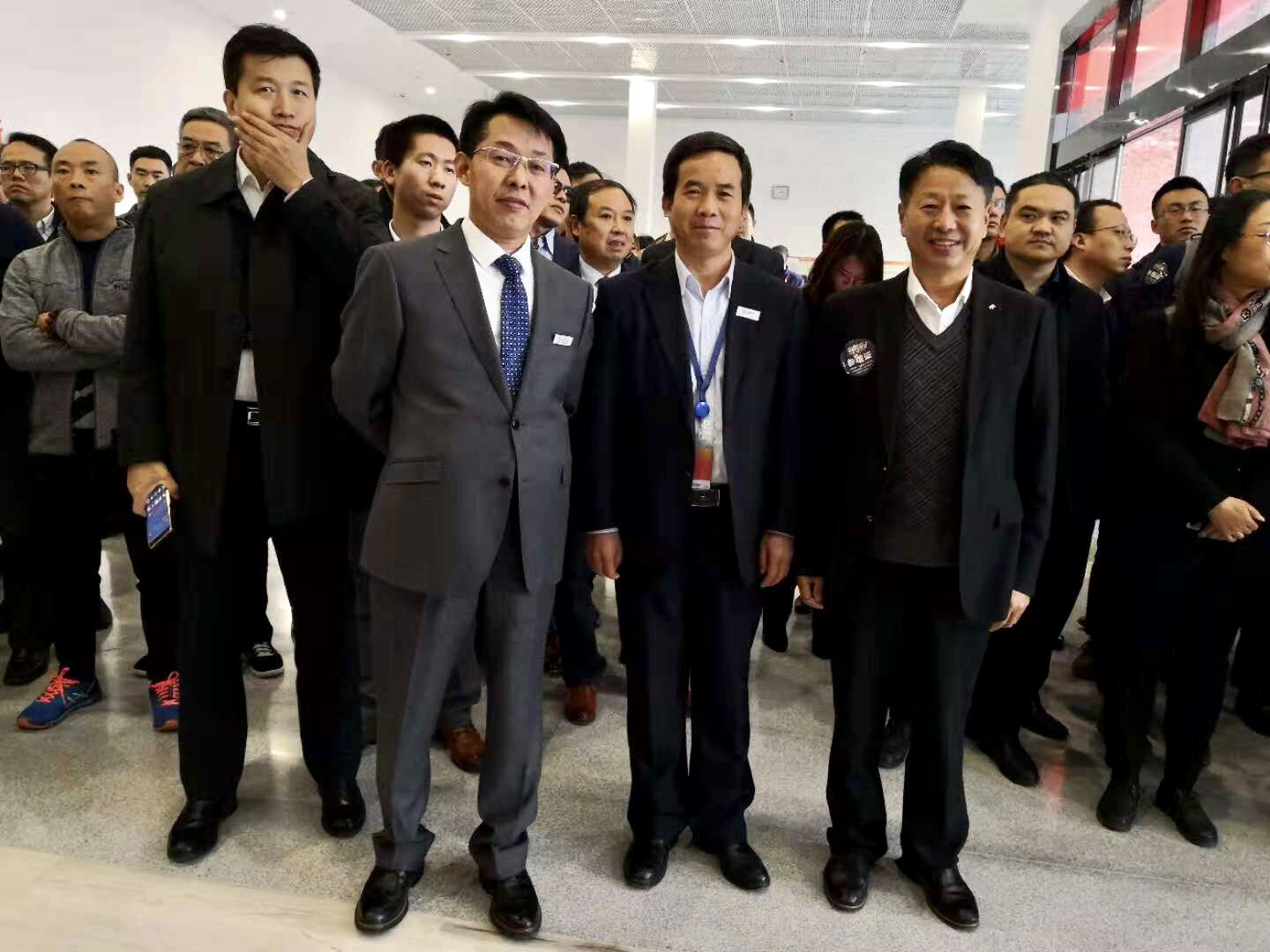 青島國軒董事長汪衛東向嘉賓介紹公司產能情況